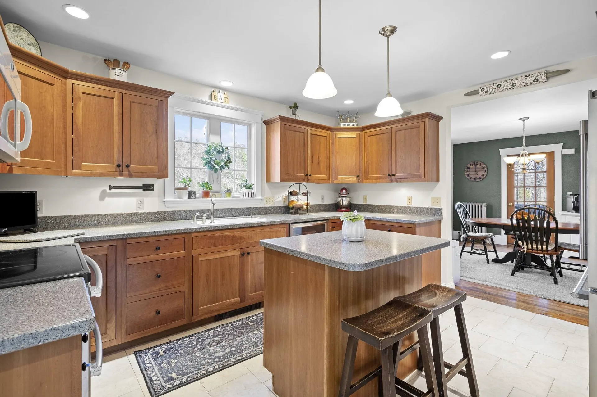 121 South Road East Kingston NH 03827