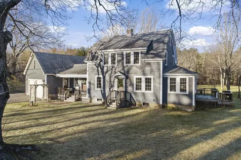 121 South Road East Kingston NH 03827