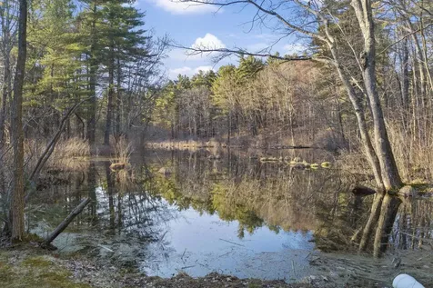 121 South Road East Kingston NH 03827