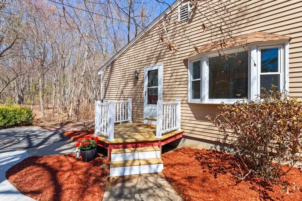 49 Academy Avenue Atkinson NH 03811