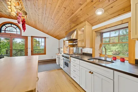 2067 Music Mountain Road Stockbridge VT 05772