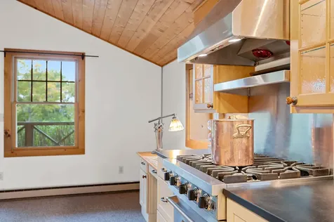 2067 Music Mountain Road Stockbridge VT 05772