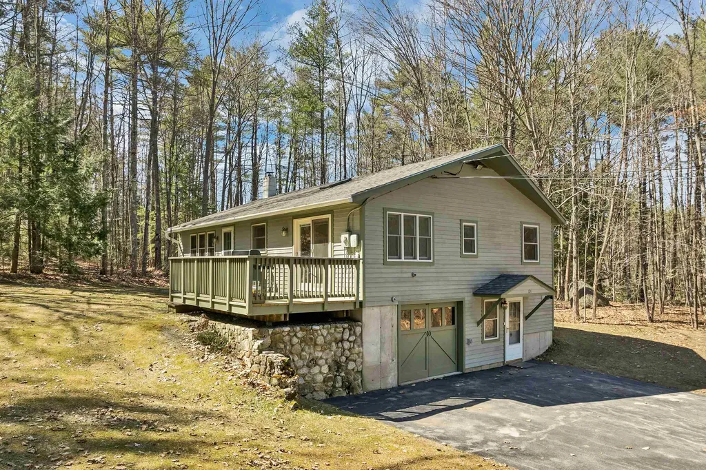 124 Pine Meadow Circle Bennington NH 03442