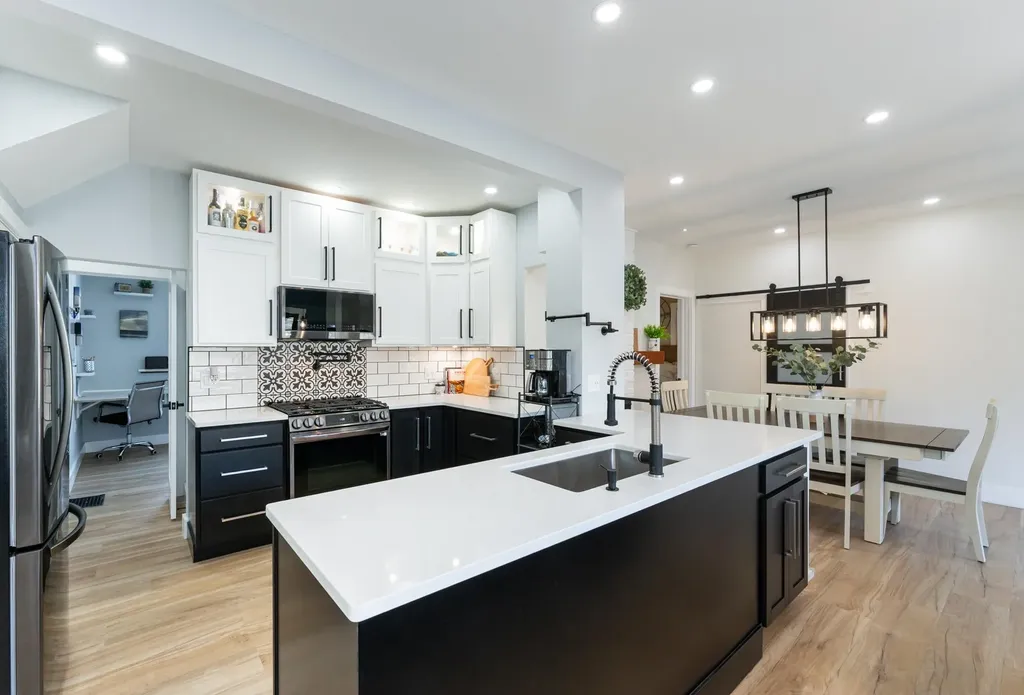 39 South Avenue Derry NH 03038