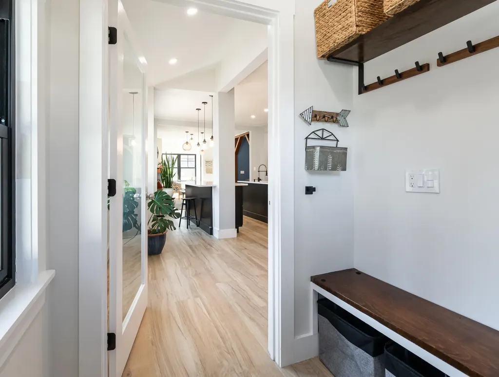 39 South Avenue Derry NH 03038