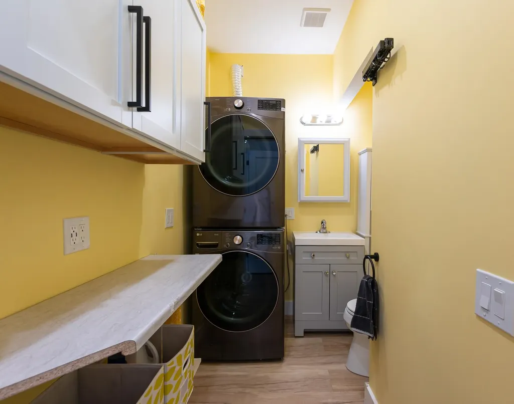 39 South Avenue Derry NH 03038