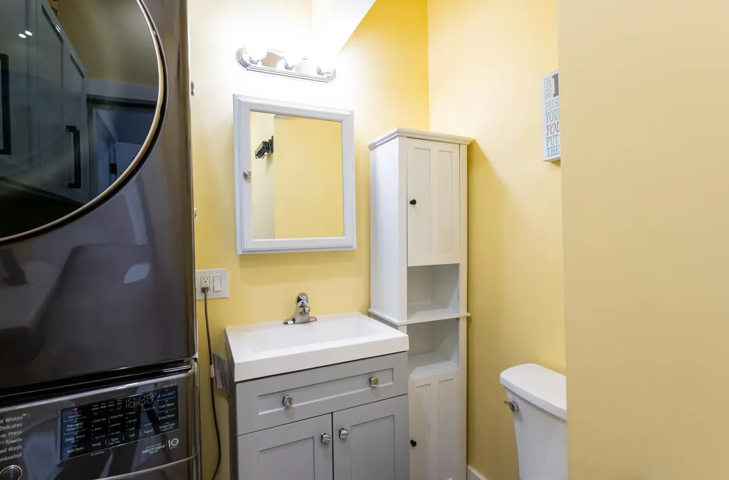 39 South Avenue Derry NH 03038