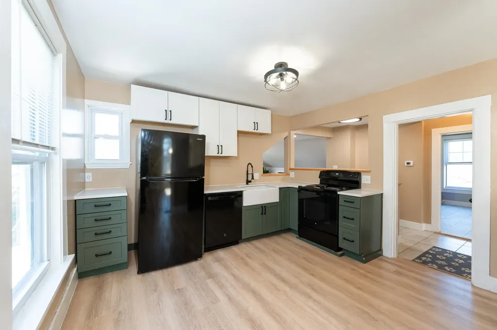 39 South Avenue Derry NH 03038