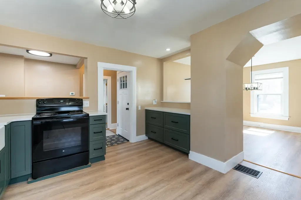 39 South Avenue Derry NH 03038