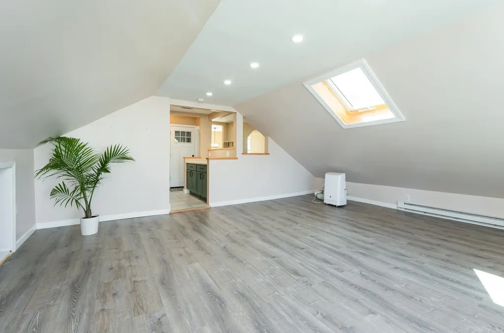 39 South Avenue Derry NH 03038