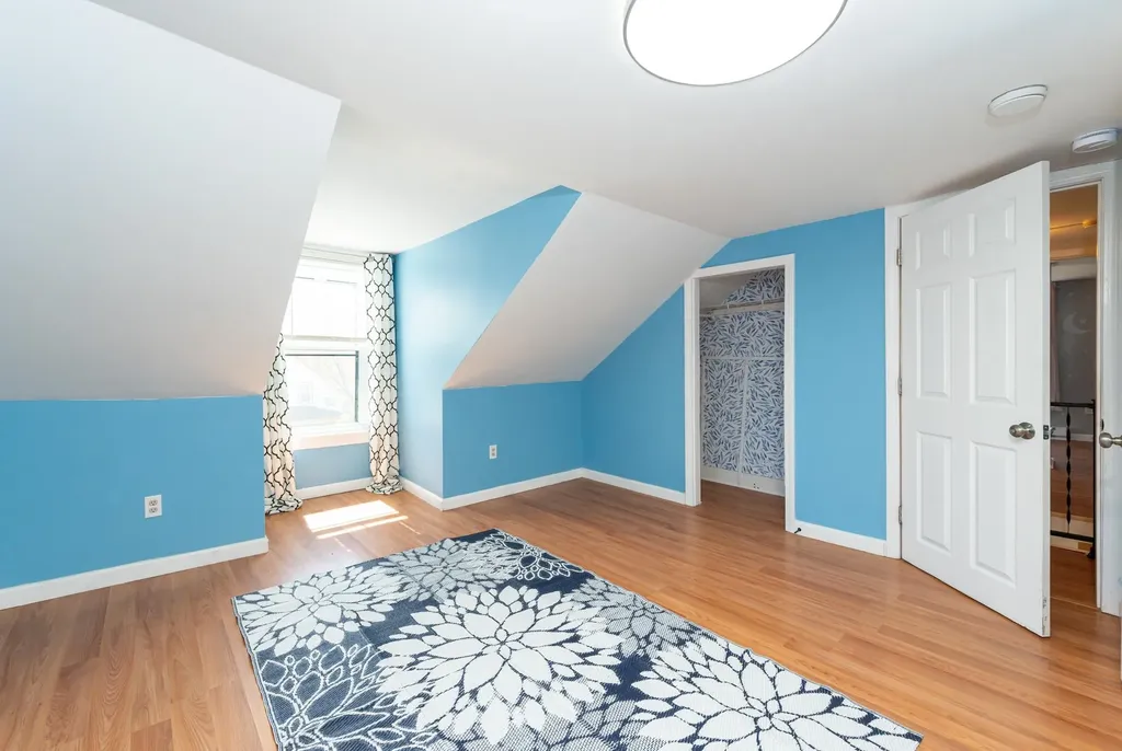 39 South Avenue Derry NH 03038