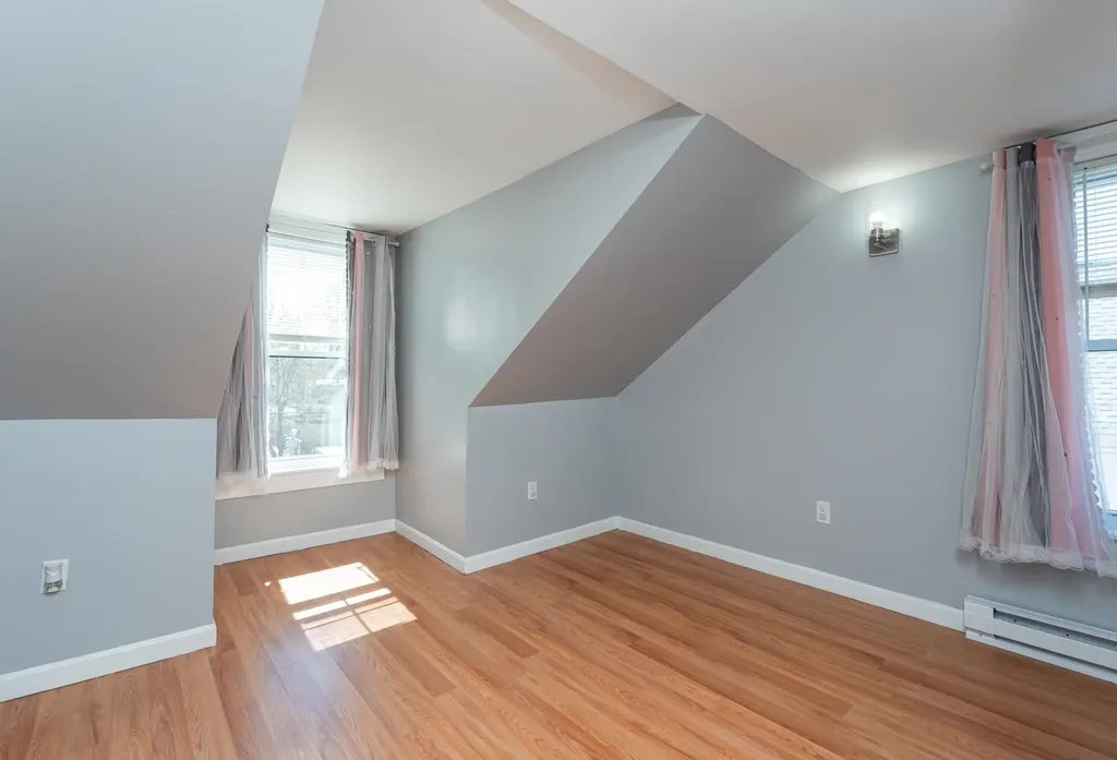 39 South Avenue Derry NH 03038