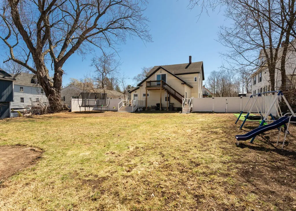 39 South Avenue Derry NH 03038