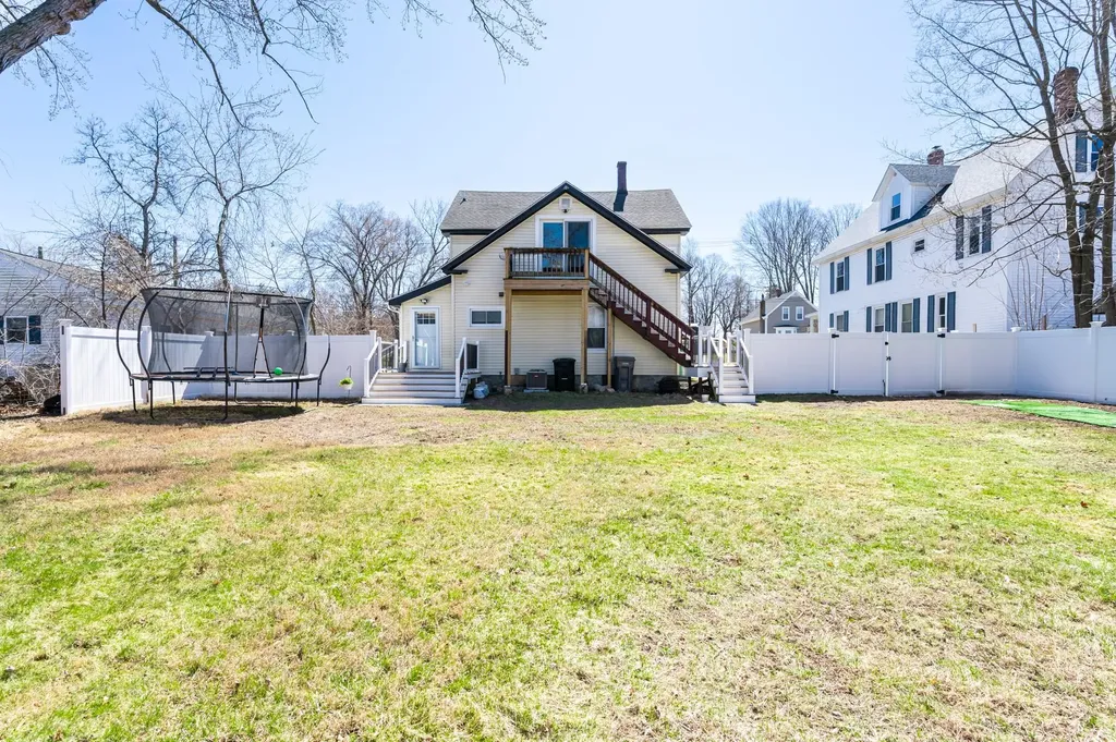 39 South Avenue Derry NH 03038