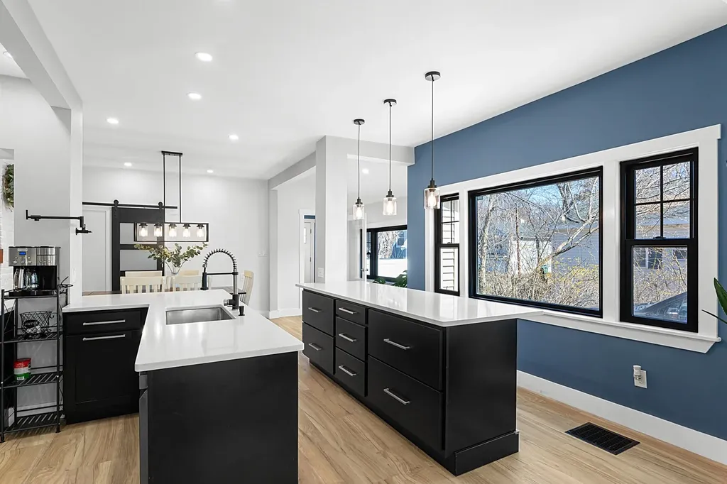 39 South Avenue Derry NH 03038