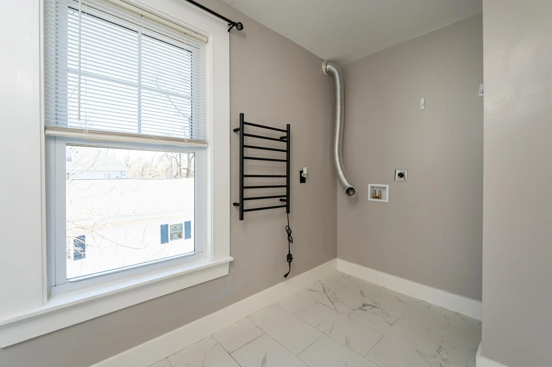 39 South Avenue Derry NH 03038