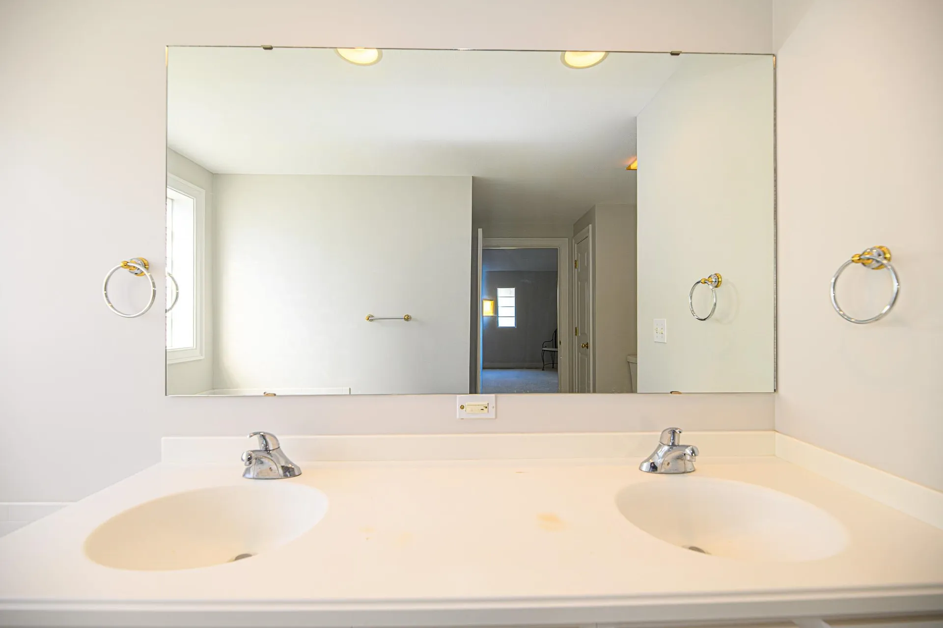 39 Hampton Meadows Hampton NH 03842