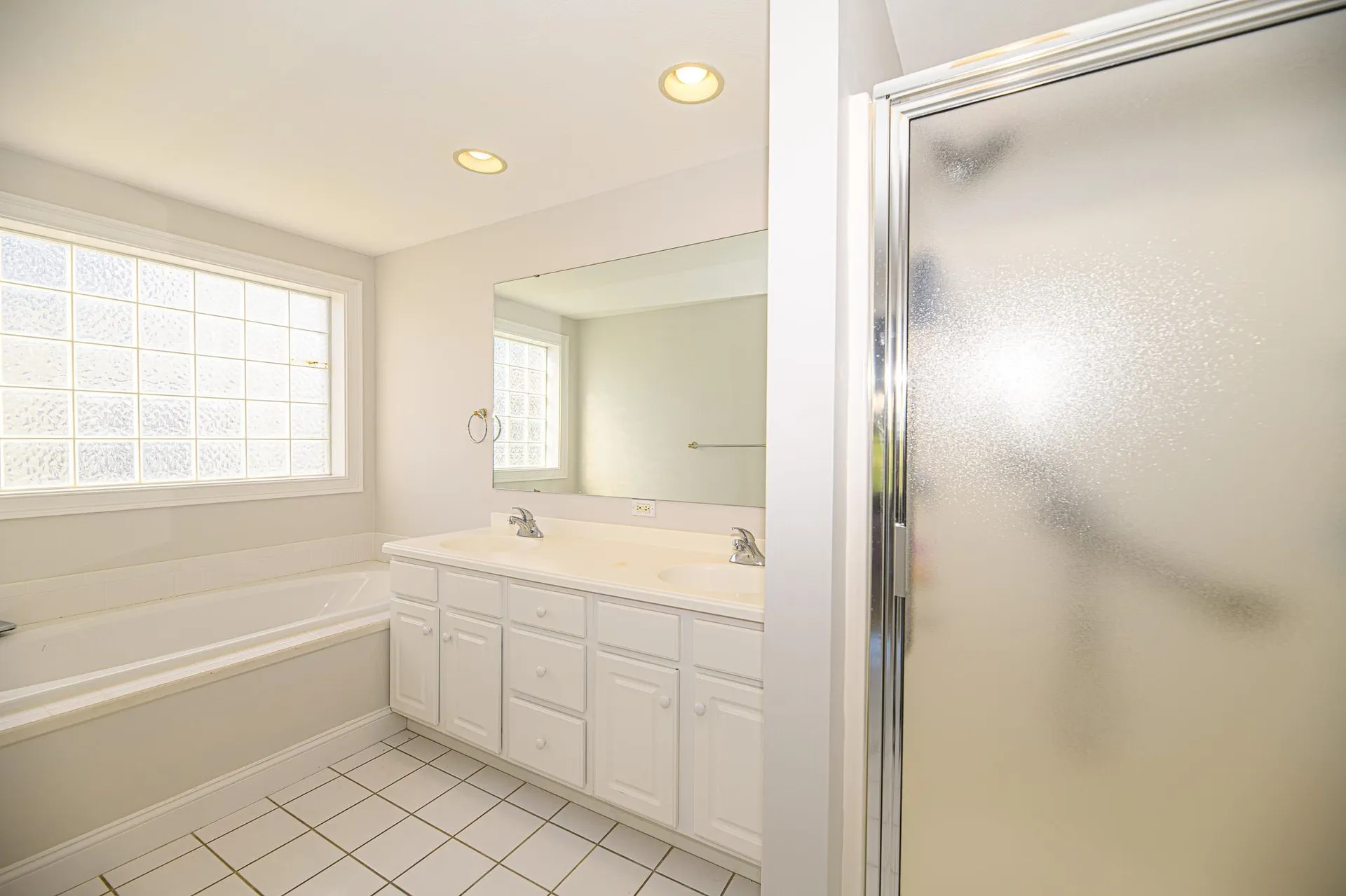 39 Hampton Meadows Hampton NH 03842