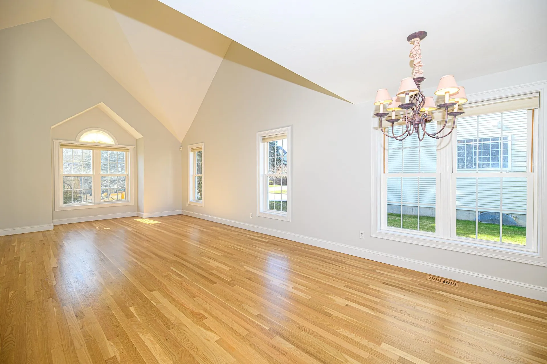 39 Hampton Meadows Hampton NH 03842