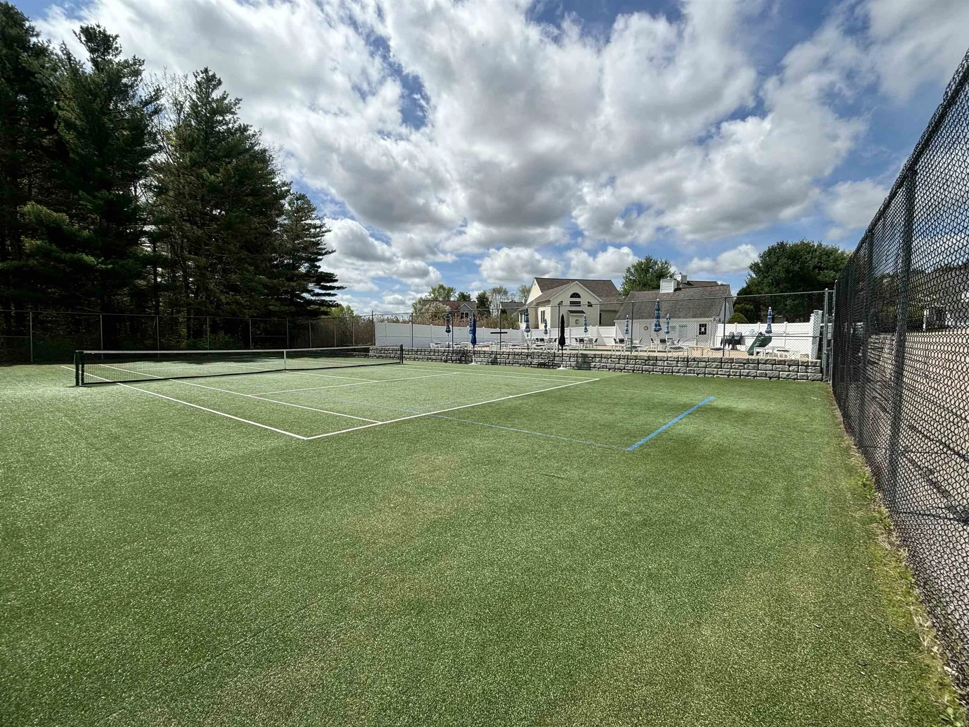 39 Hampton Meadows Hampton NH 03842