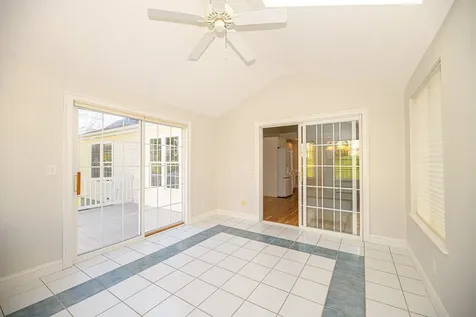 39 Hampton Meadows Hampton NH 03842