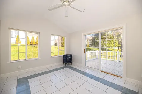 39 Hampton Meadows Hampton NH 03842