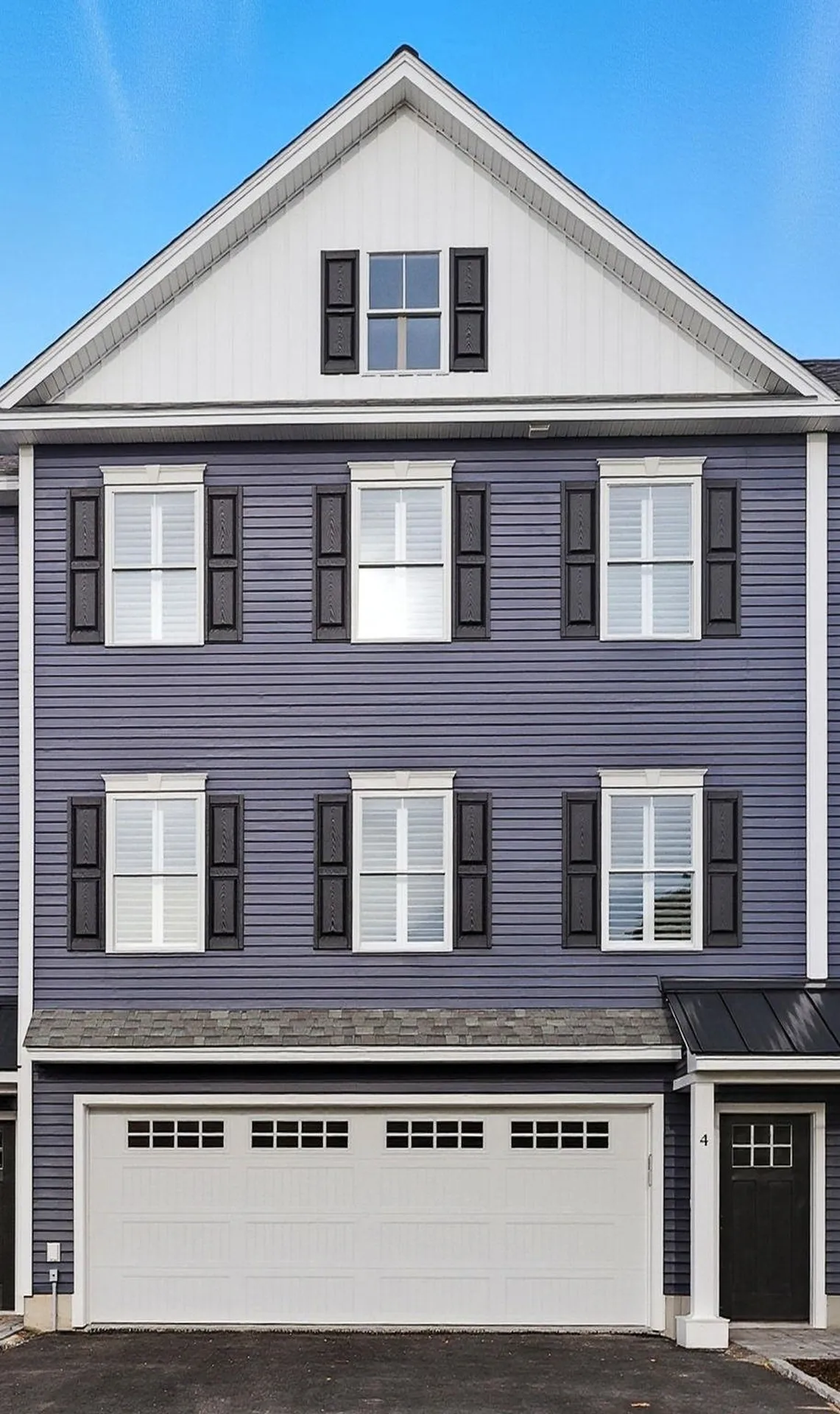 12 Elise Avenue Londonderry NH 03053