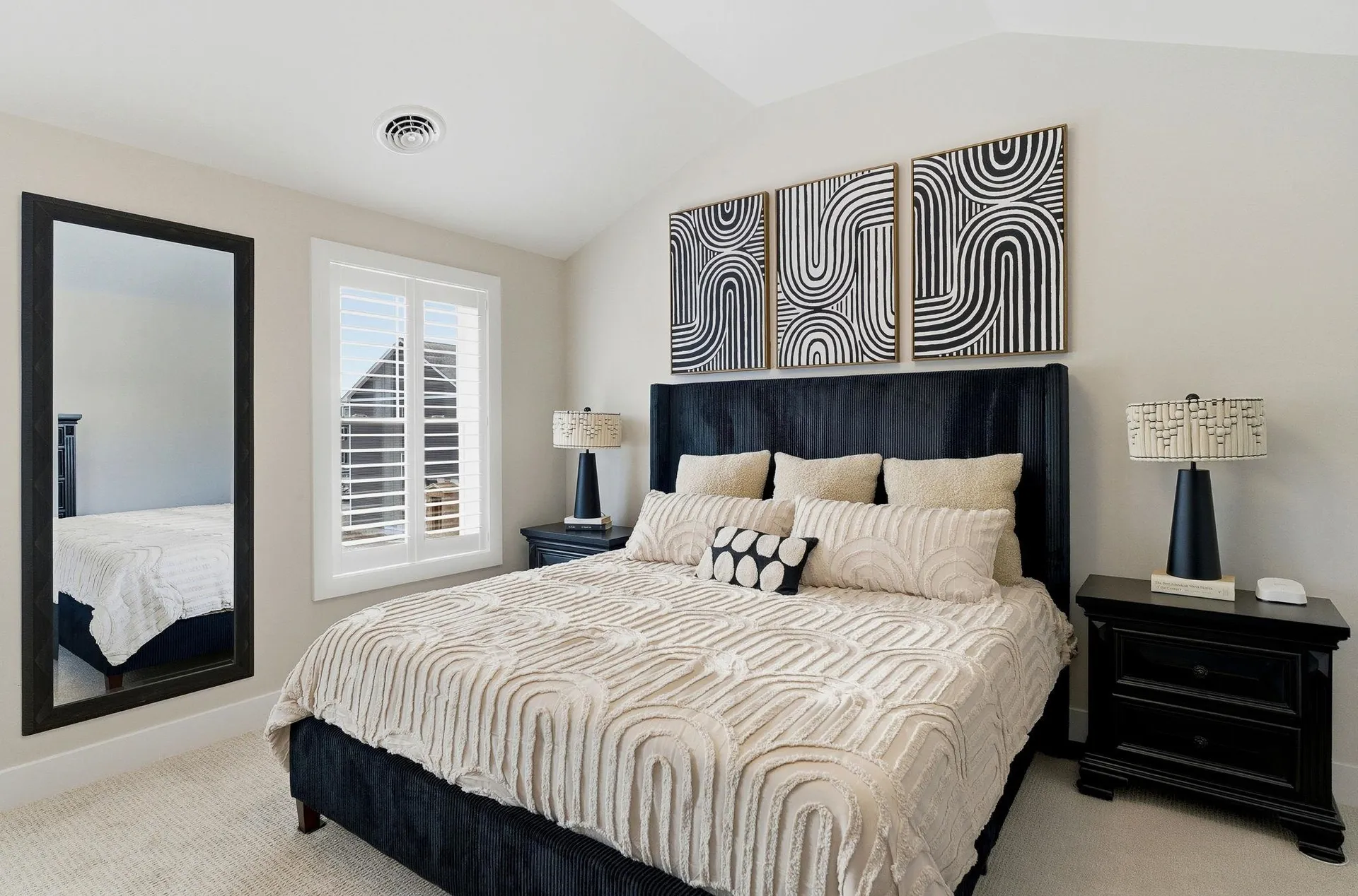 12 Elise Avenue Londonderry NH 03053