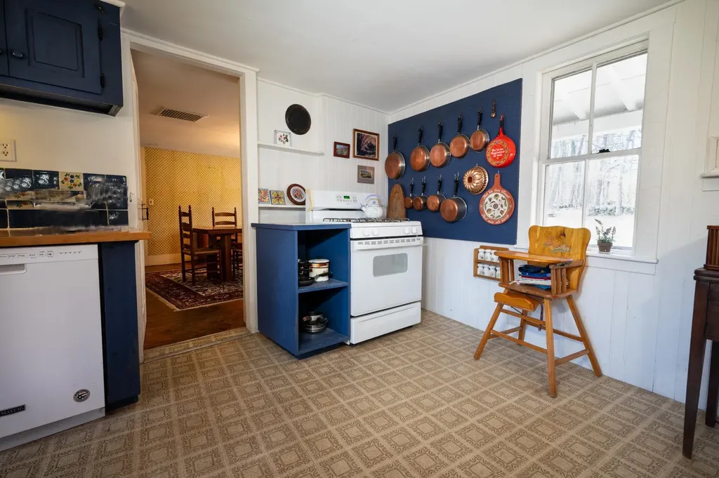 228 Woodward Hill Road Francestown NH 03043