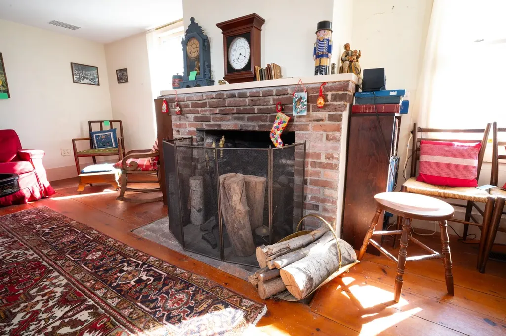228 Woodward Hill Road Francestown NH 03043