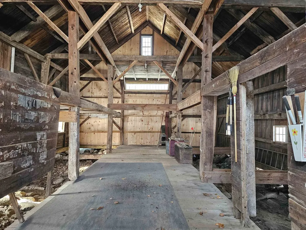 228 Woodward Hill Road Francestown NH 03043
