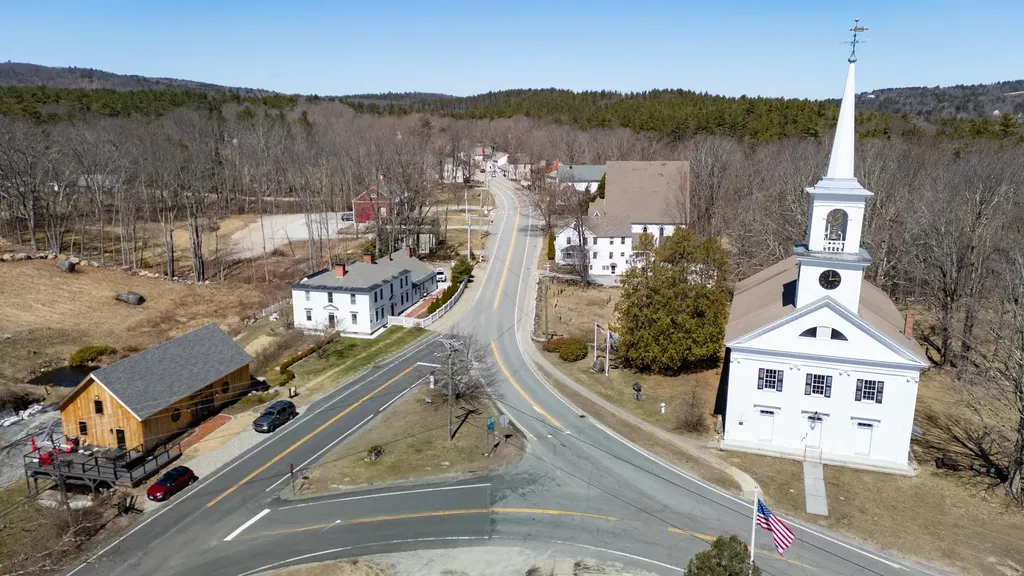 228 Woodward Hill Road Francestown NH 03043