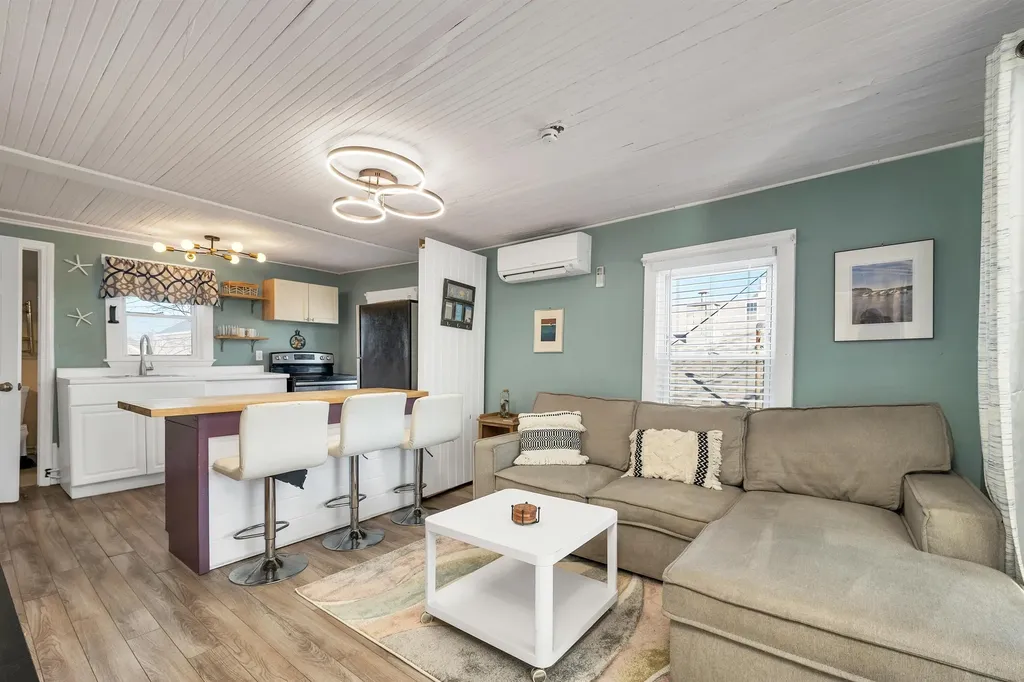 8 Island Path Hampton NH 03842