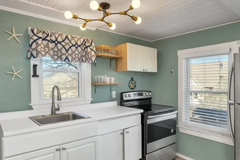 8 Island Path Hampton NH 03842