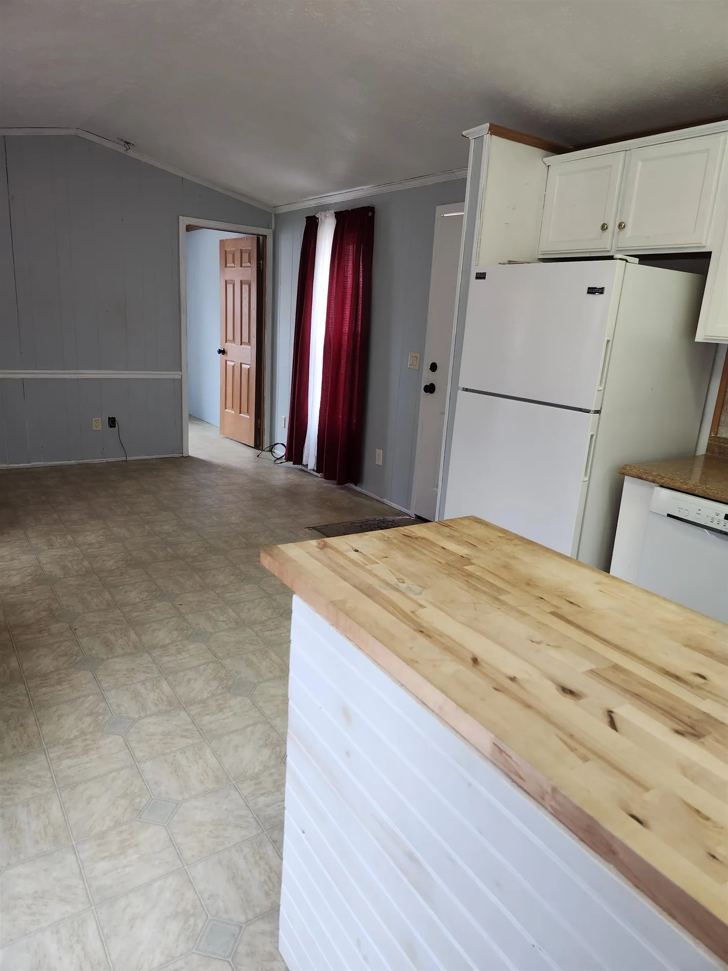 106 Lat Lane Swanzey NH 03446