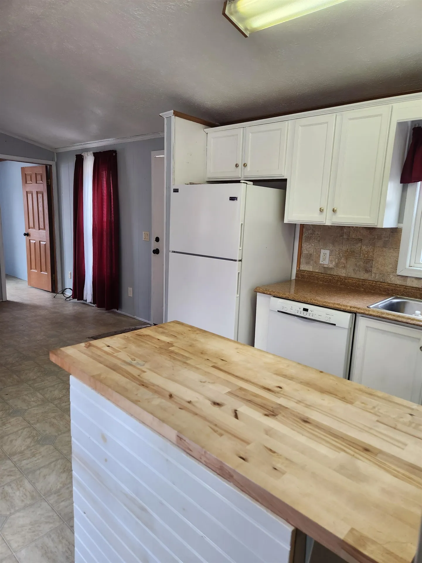 106 Lat Lane Swanzey NH 03446