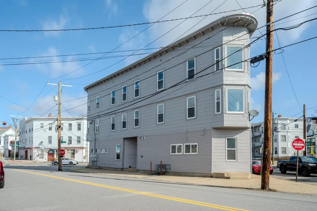 74 Massabesic Street Manchester NH 03103
