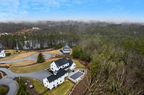17 Wheeler Farm Road Bedford NH 03110-6130