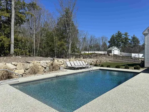 17 Wheeler Farm Road Bedford NH 03110-6130
