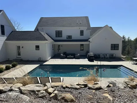 17 Wheeler Farm Road Bedford NH 03110-6130