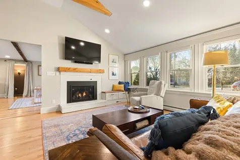 8 Pineview Drive Dover NH 03820
