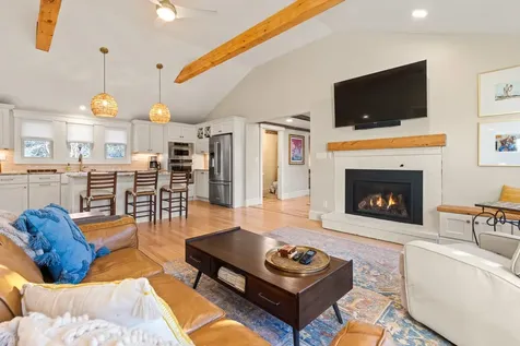 8 Pineview Drive Dover NH 03820