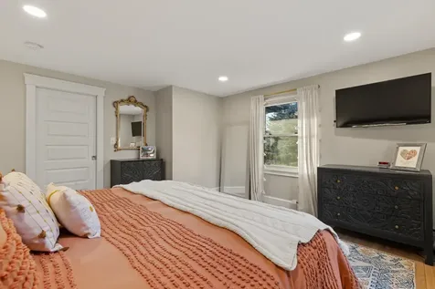 8 Pineview Drive Dover NH 03820