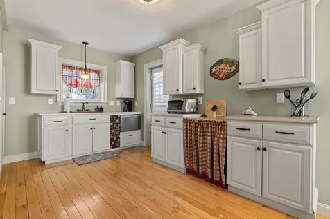 8 Pineview Drive Dover NH 03820