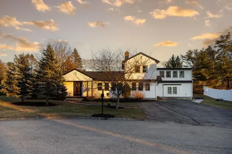 8 Pineview Drive Dover NH 03820