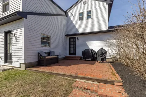8 Pineview Drive Dover NH 03820