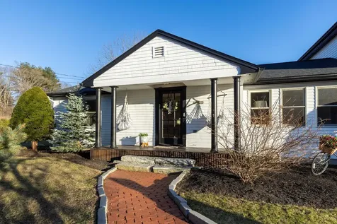 8 Pineview Drive Dover NH 03820