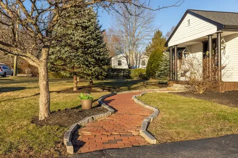 8 Pineview Drive Dover NH 03820