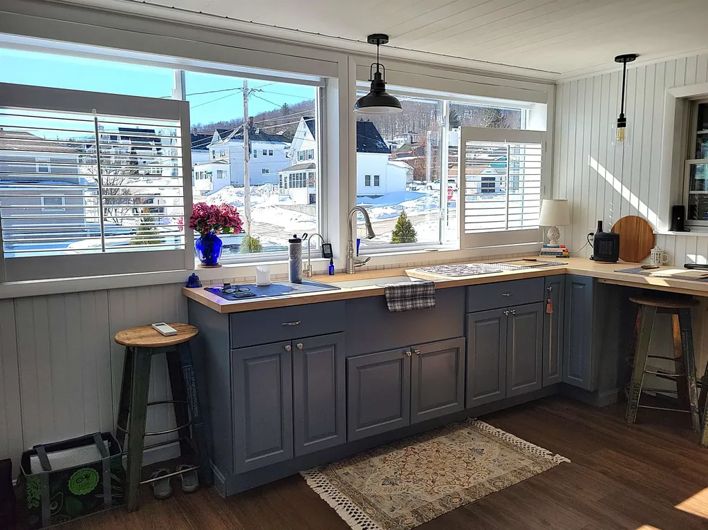 850 4th Avenue Berlin NH 03570