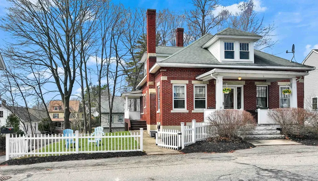 28 Summer Street Milford NH 03055